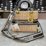 کیف زنانه دستی دیور مدل حصیری بند دار | Christian Dior Straw Handle Bag
