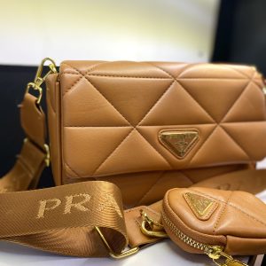 کیف دوشی زنانه پرادا فول پک – طراحی ترند و بند اسپرت همراه کیف سکه