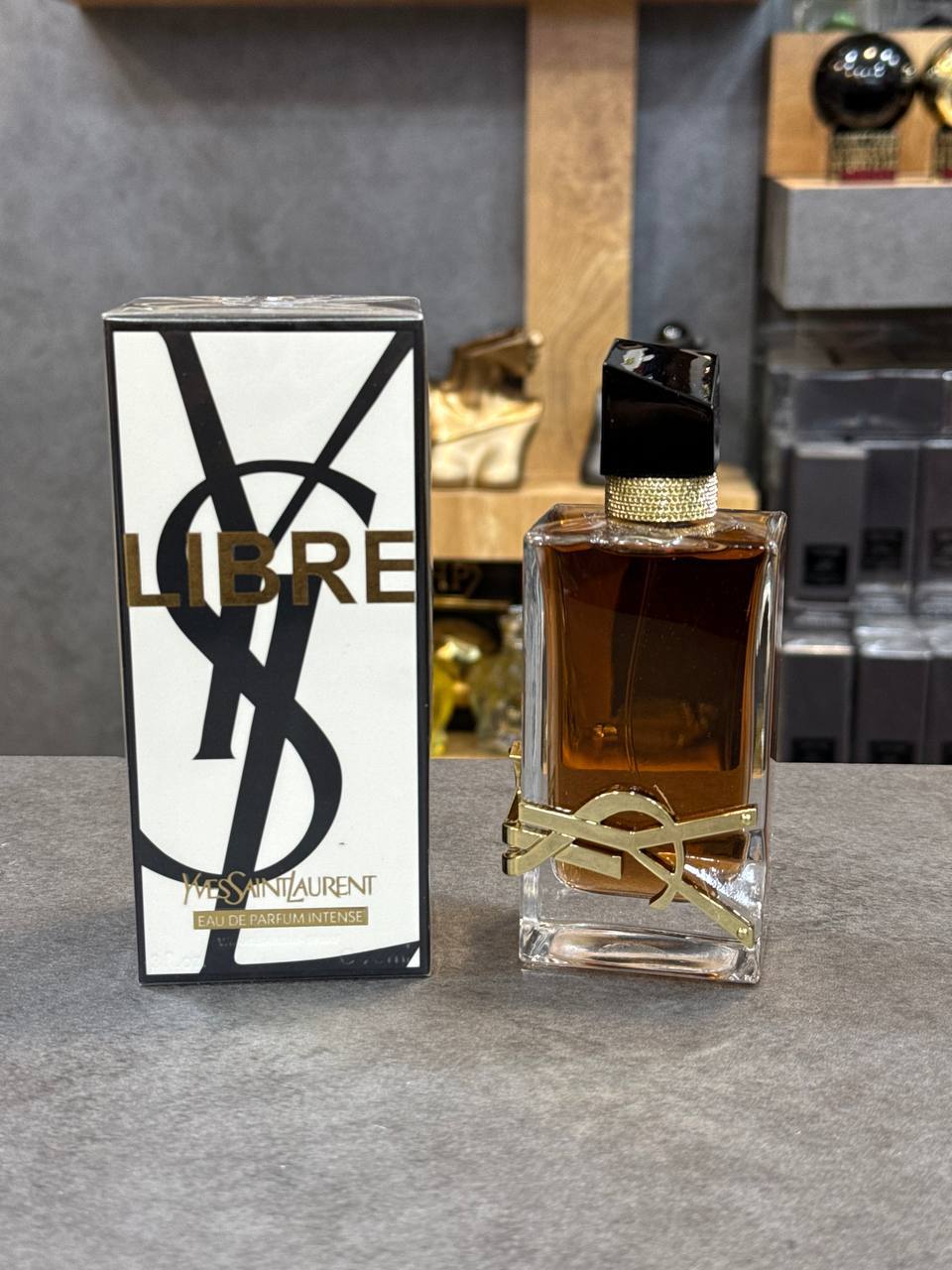 ادکلن لیبره اینتنس هاردباکس