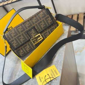 کیف باگت فندی