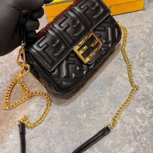 کیف زنانه فندی مدل FF با بند زنجیری و طراحی برجسته – کیفیت عالی